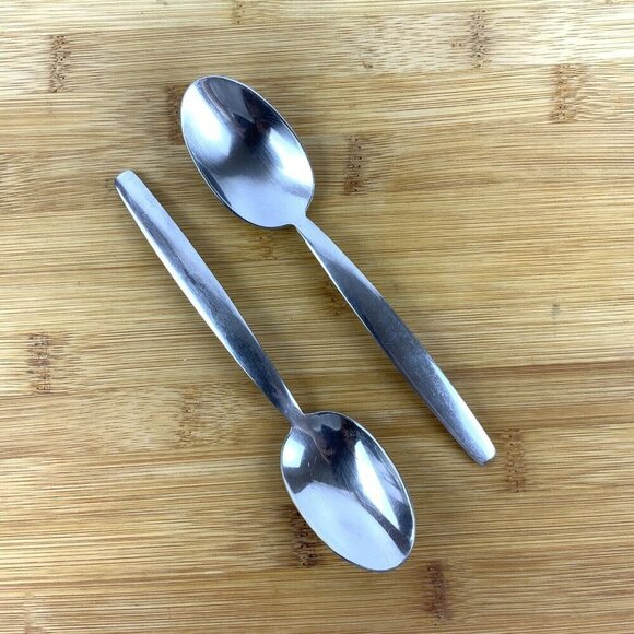 Oneida Leda Set of 2 Teaspoons 18/10 Stainless Steel 6 inch Durable Flatware - Picture 6 of 6